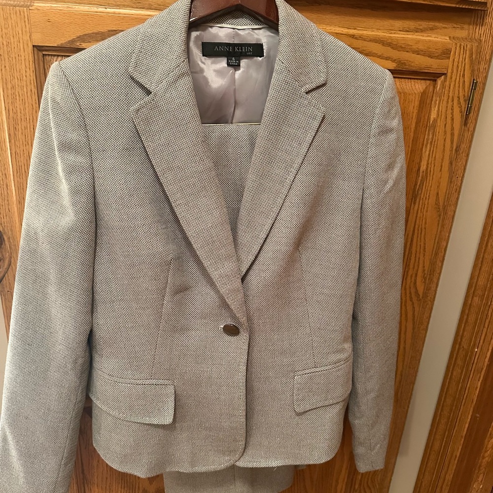 Anne Klein Textured Gray Suit Jacket
